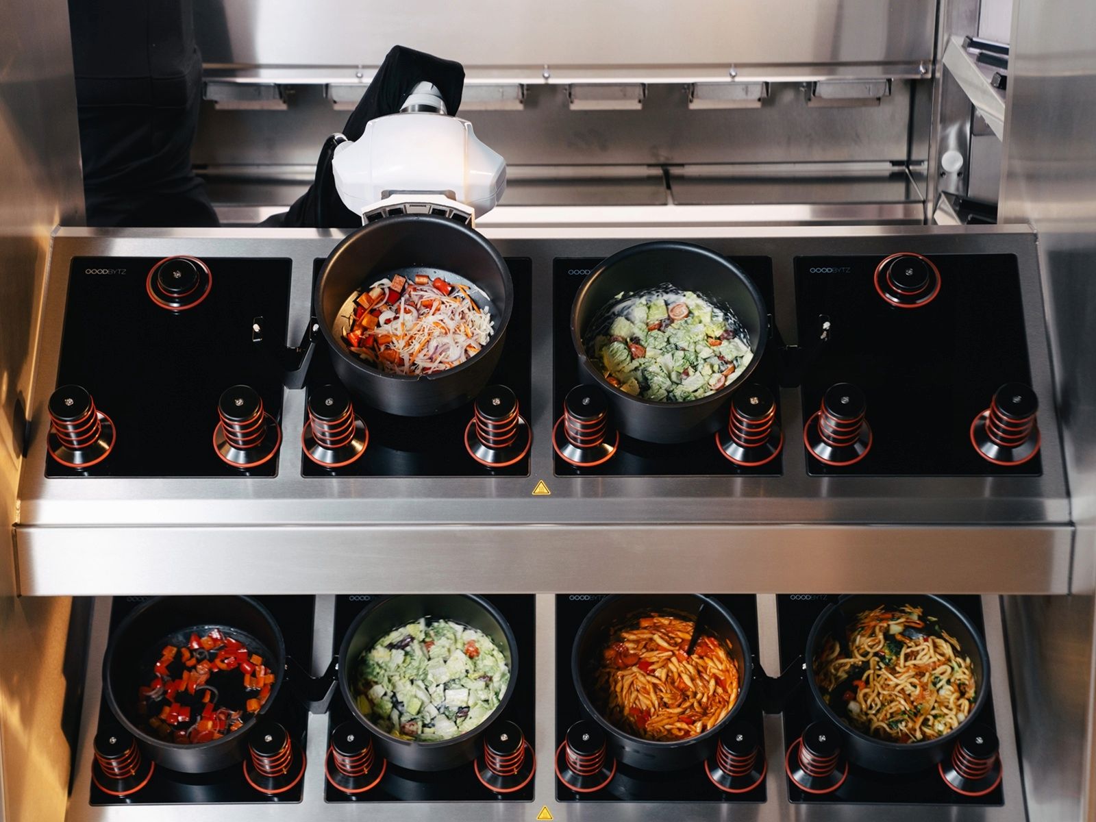 Roboterarm beim Kochen